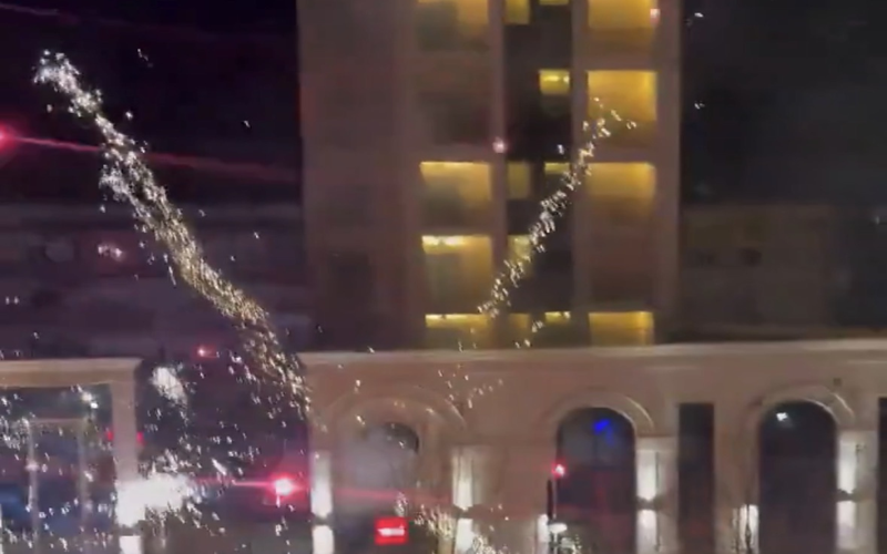 Kosova’da A Milli Takımımıza gece yarısı havai fişekli taciz