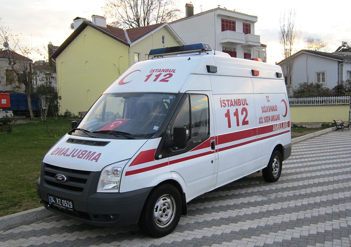 Ambulans Şoförü'nden İnsanlık Ölmemiş Dedirten Hareket