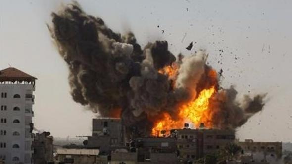 İsrail Yine Gazze'ye Hava Saldırısında Bulundu