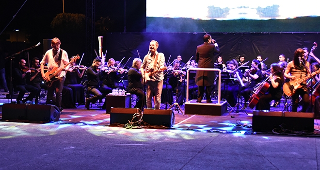 Mor Ve Ötesi'nden Bodrum'da Senfoni Gecesi