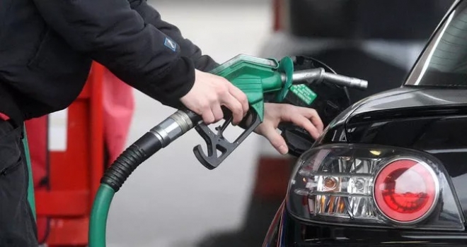 Petrol sert düşerken akaryakıt fiyatları… Benzin ve motorin için 'sonbahar'ı işaret ettiler