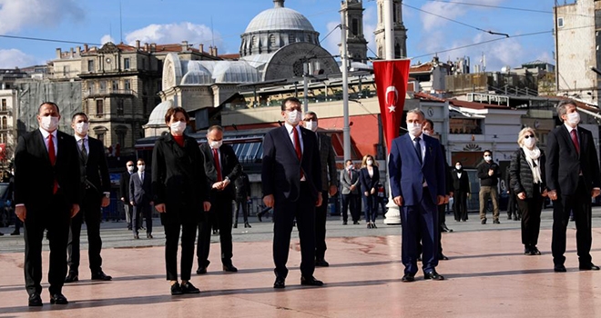 İmamoğlu, 23 Nisan'ın 100'ncü Yıldönümünde Taksim'deydi
