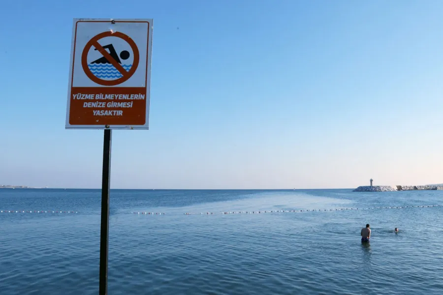 Samsun'da Tehlikeli Deniz Uyarısı: 5 İlçede Denize Girmek Yasaklandı