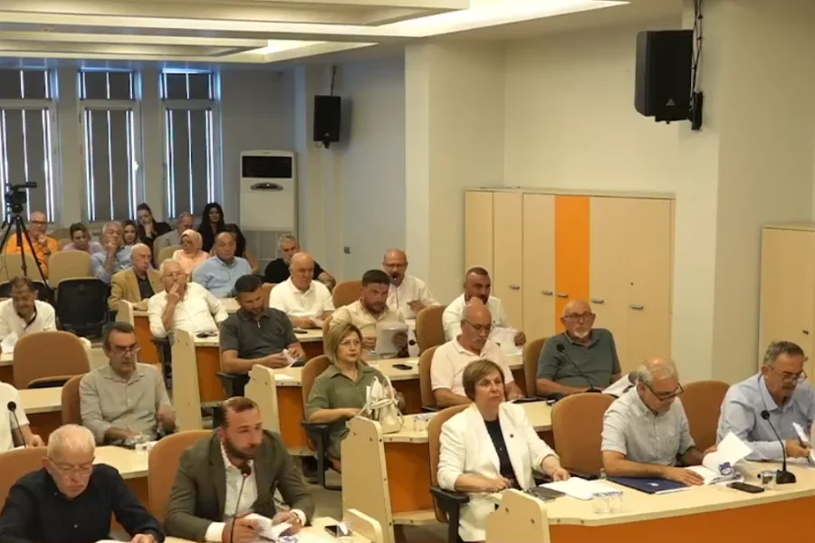 Atakum Belediyesi Meclisi'nde Maaş Krizi Gündemi: CHP'den "Yanlış Düzeltilmeli" Mesajı