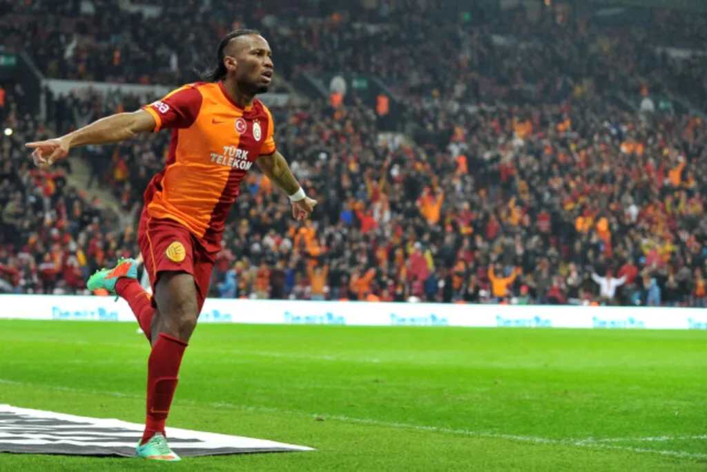 Dünya Yıldızı Eski Galatasaray'lı Drogba Futbola Veda Ediyor!