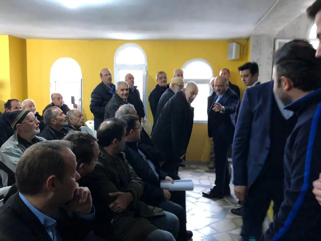 Ak Partili Vekil Müteahhiti Kovdu!