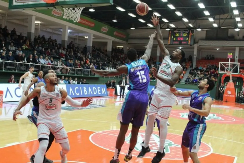 Banvit Son Dakikalarda Maçı Çevirdi!