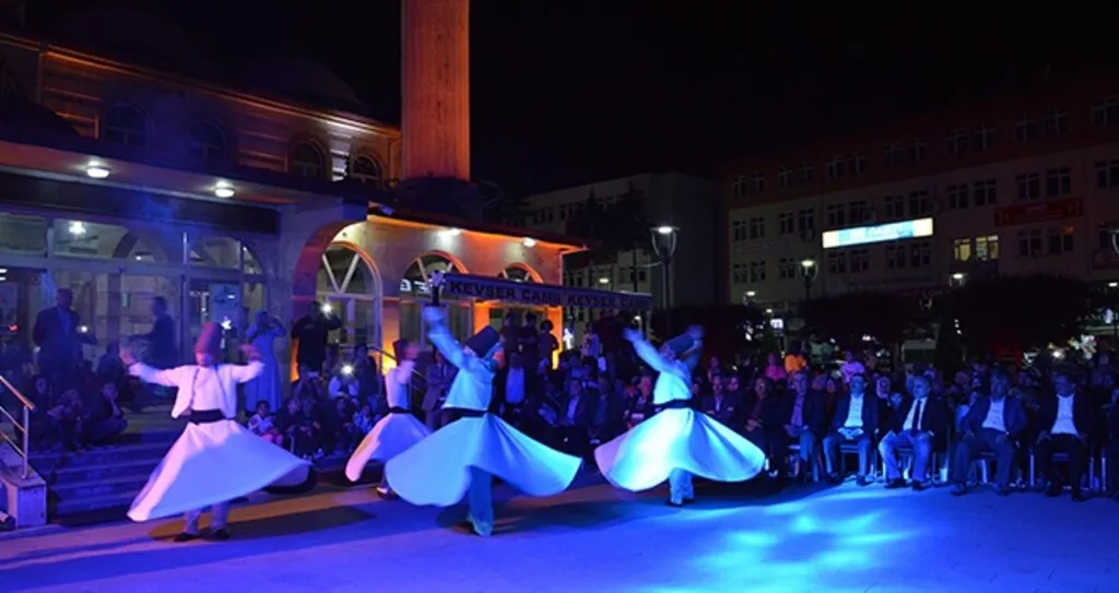 Havza'da İlahi ve Semazen Grubu Sahne Aldı