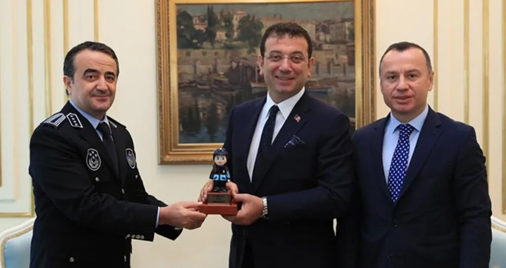 İmamoğlu’ndan Zabıta Haftası ziyaretinde İSPARK’ta “sıfır kadın çalışan” tepkisi: Büyük marifet!