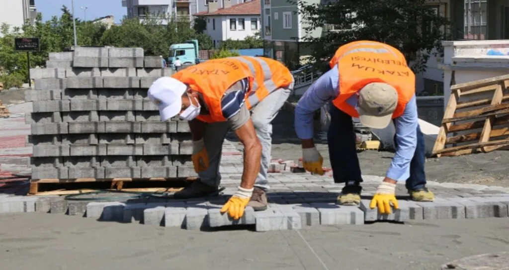 Atakum Belediyesi’nden 22 mahalleye toplam 55 bin metrekare kilitli taş parke