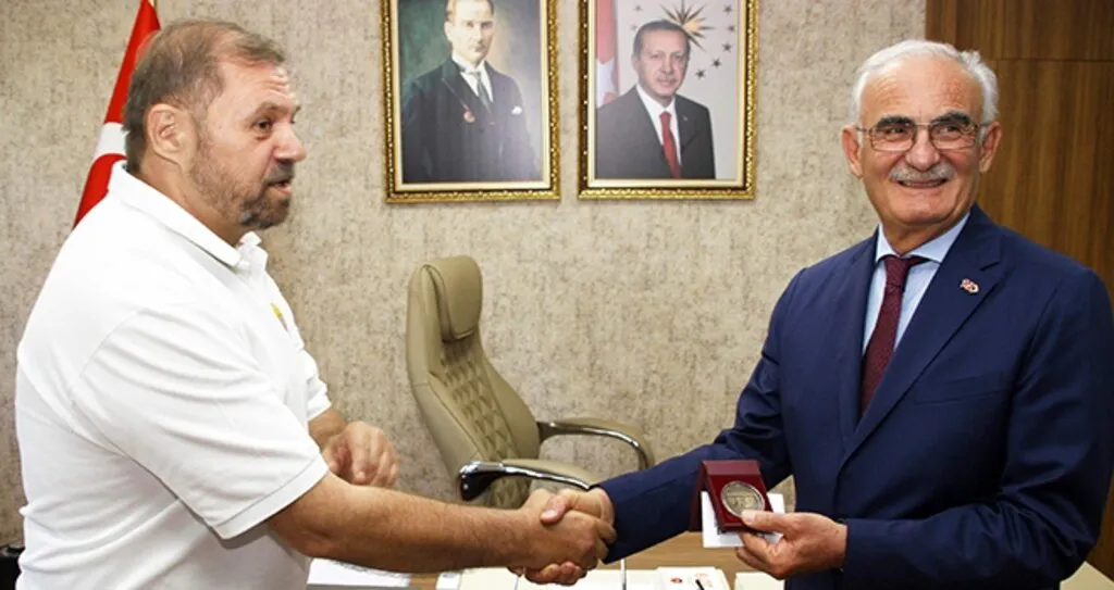 Novorossiysk Belediyesinden Milletvekili Yılmaz'a berat 