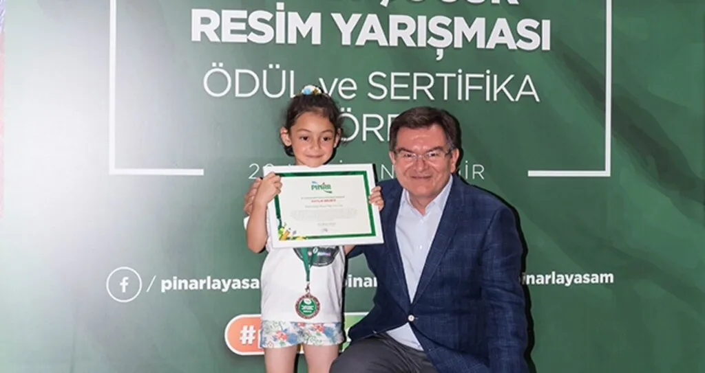 Minik Ressamların Hayalleri İzmir'de Buluştu