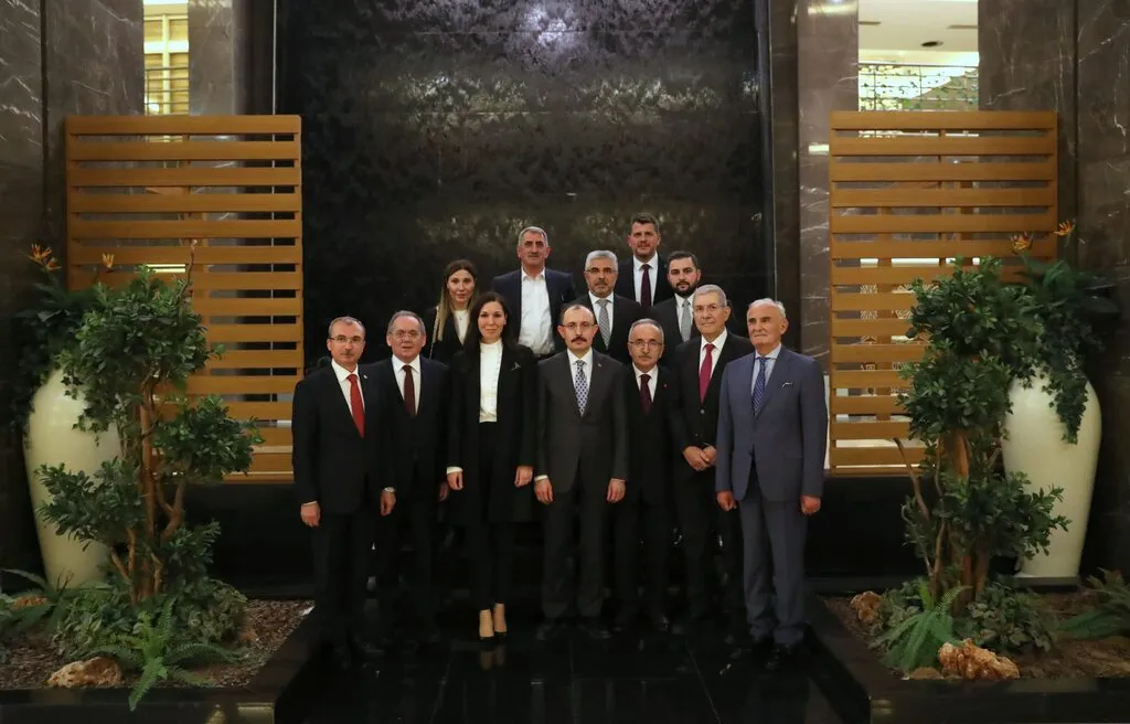 AK Parti Samsun Milletvekili Adayları, Mevcut Vekiller ve Yeni Adaylar Birlikte Poz Verdi
