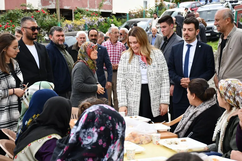 İYİ Parti Samsun Milletvekili Adayı İmren Nilay Tüfekci Bafra'yı Karış Karış Geziyor