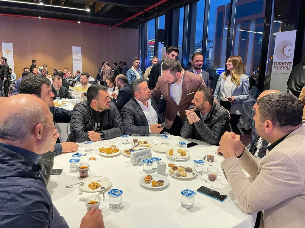 Mücahit Yılmaz; AK Parti Gençlik Kolları, müfredatını bu milletin değerlerinin oluşturduğu bir okul