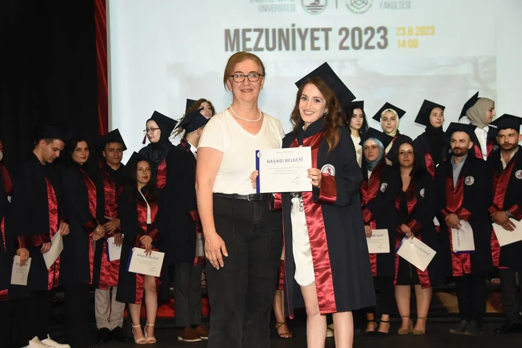 OMÜ’de Genç Mimarların Mezuniyet Heyecanı