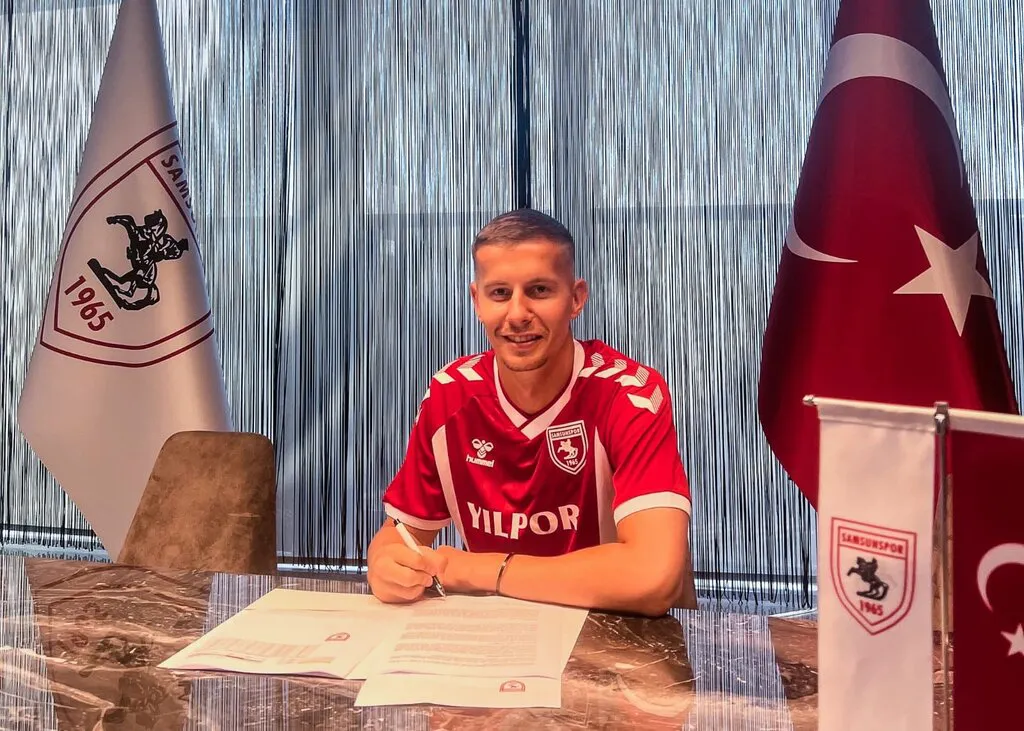 Samsunspor Lubomir Satka'yı transfer ettiğini duyurdu