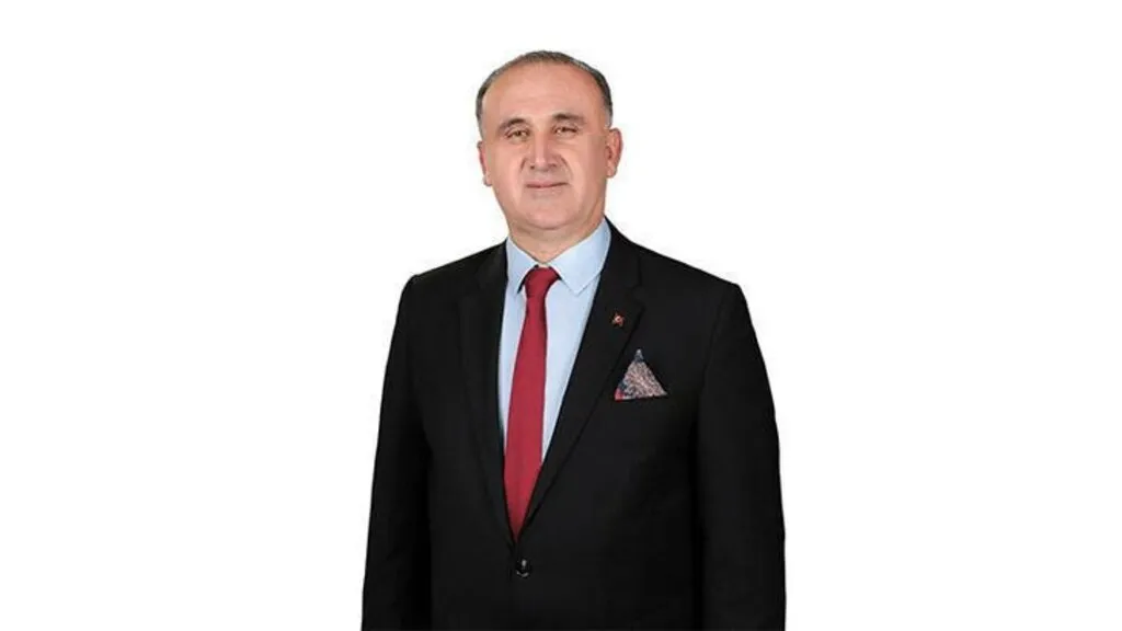 İYİ Parti'ye bir şok daha! Belediye Başkanı partiden istifa etti