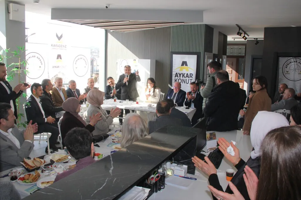 Halit Doğan ve Özlem Maraş Aydınlar Group'ta