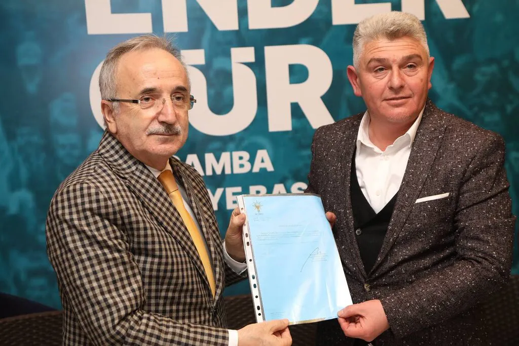 AK Parti Çarşamba İlçe Başkanı Taner Özden'in yerine Ersin Sandıkçı Atandı