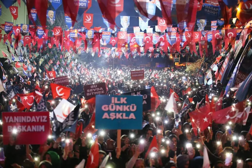 Tekkeköy'de Binlerce Kişi Hasan Togar'ın Projelerini Dinlemeye Geldi