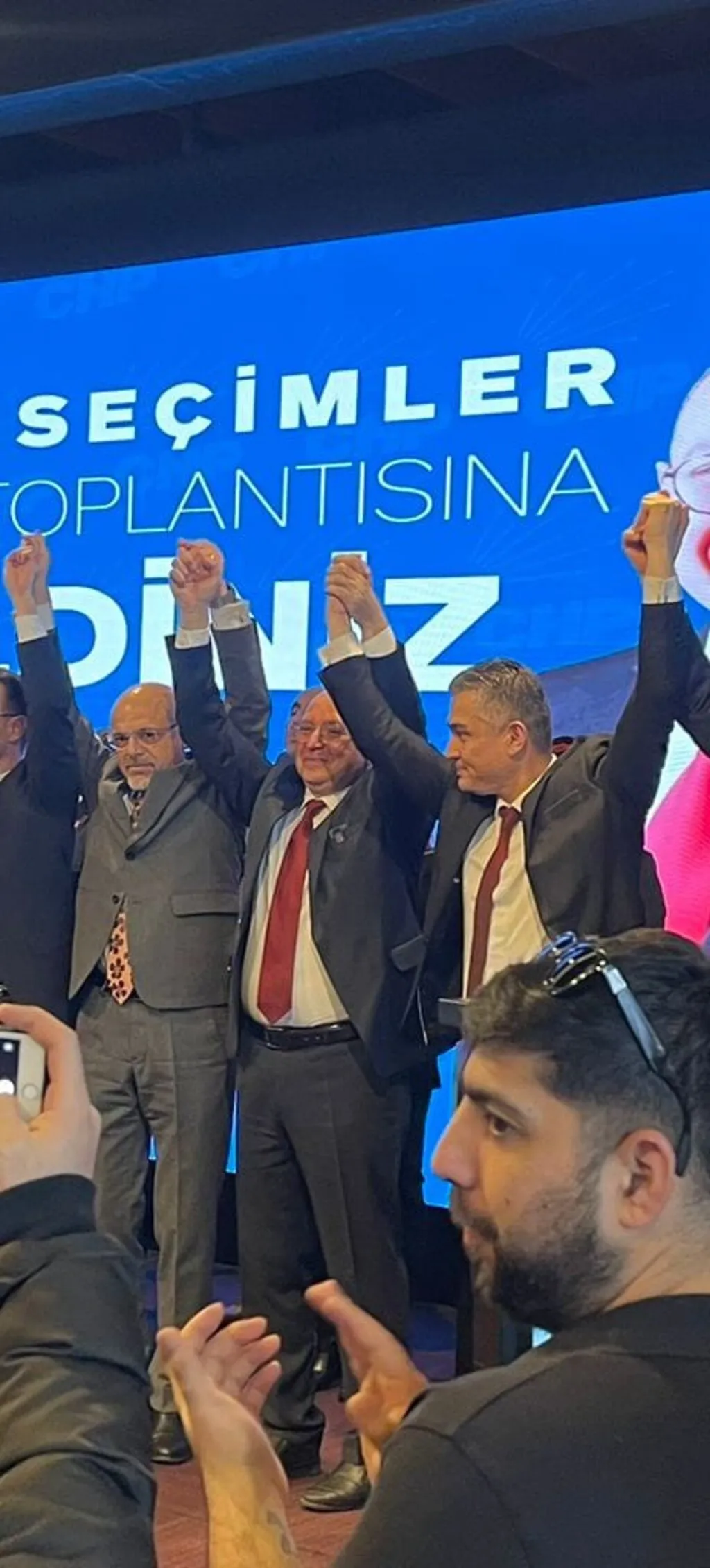 İYİ Parti'den istifa etti, CHP'li Murat Şenel'e desteğini açıkladı