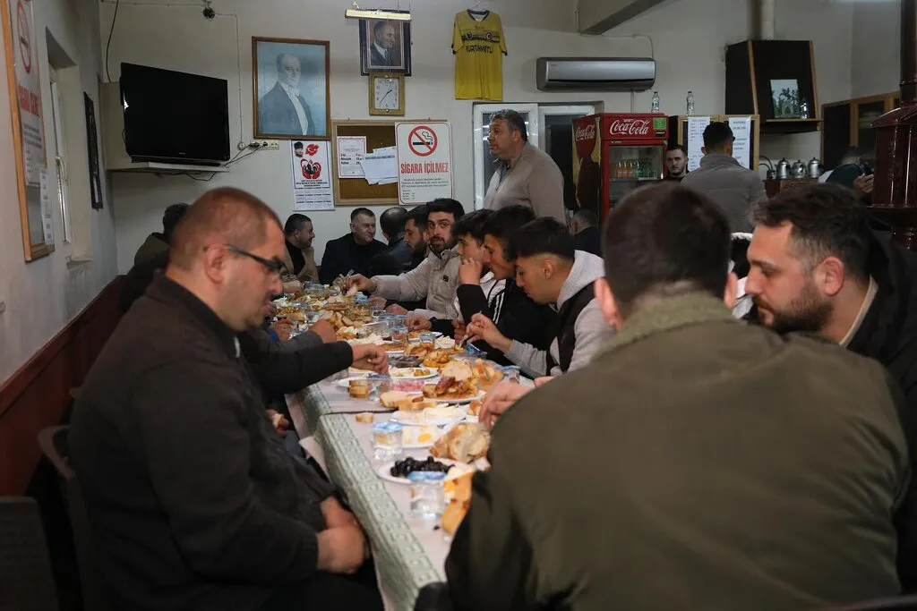 Ender Gür'den Hüseyin Dündar'a... 'Camiye okula destek olmamak için belediyenin üretim tesislerini kapattı'