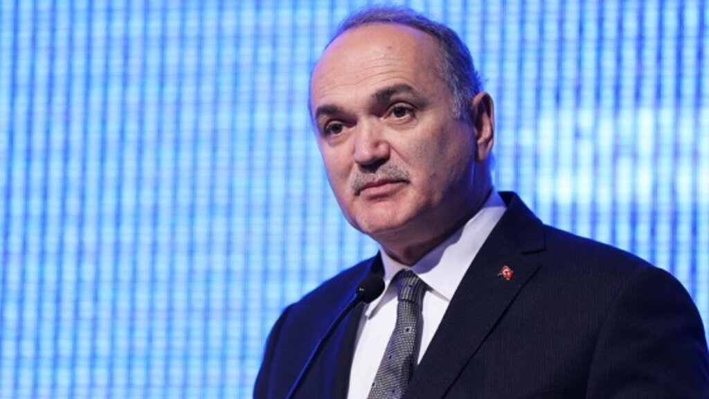 Bakan Özlü'den Yerli Otomobil Açıklaması Geldi haberi