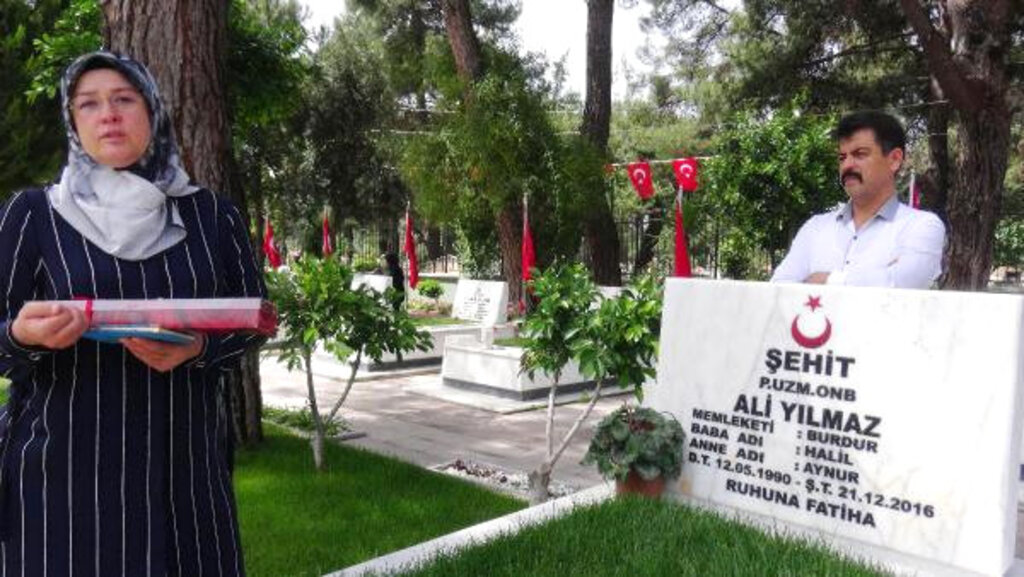 Yılın Annesi'ydi Artık Şehit Annesi Oldu haberi