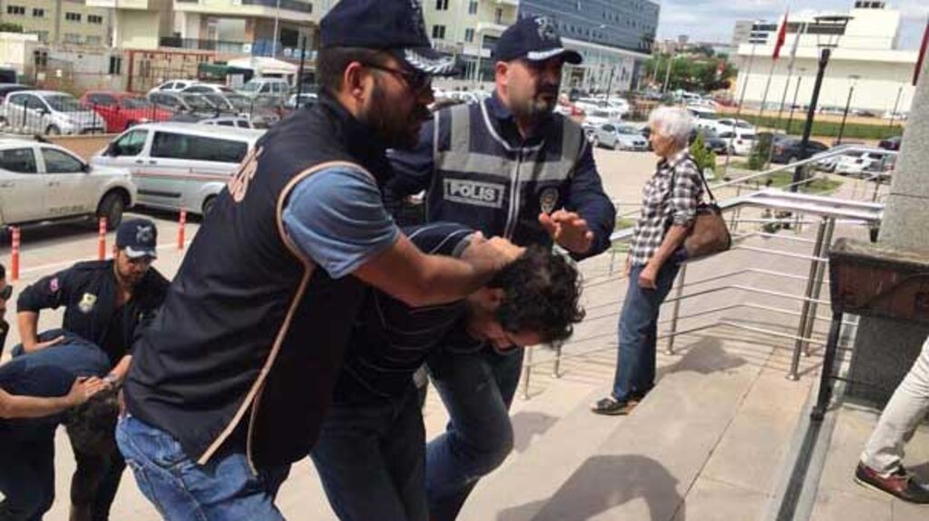 FETÖ'dan Aranan İsim Resmen Yakalandı haberi
