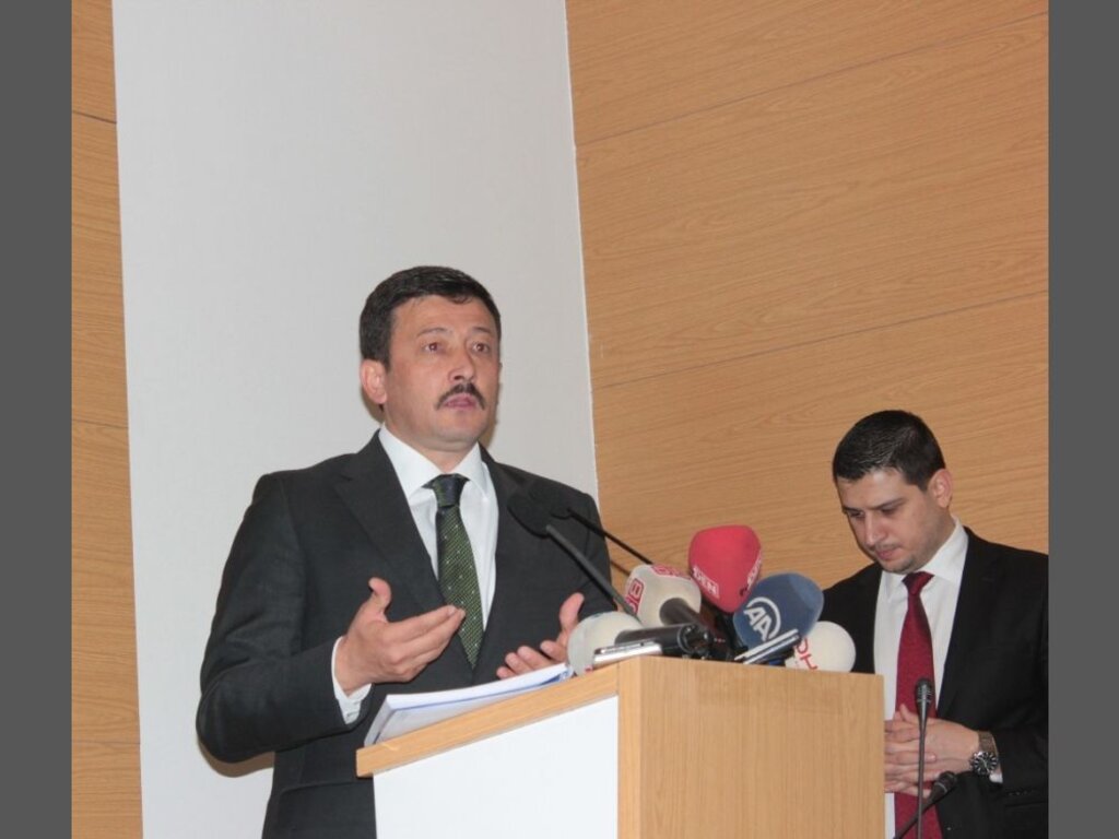 Ak Partili Başkan'dan Eleştiri Geldi haberi