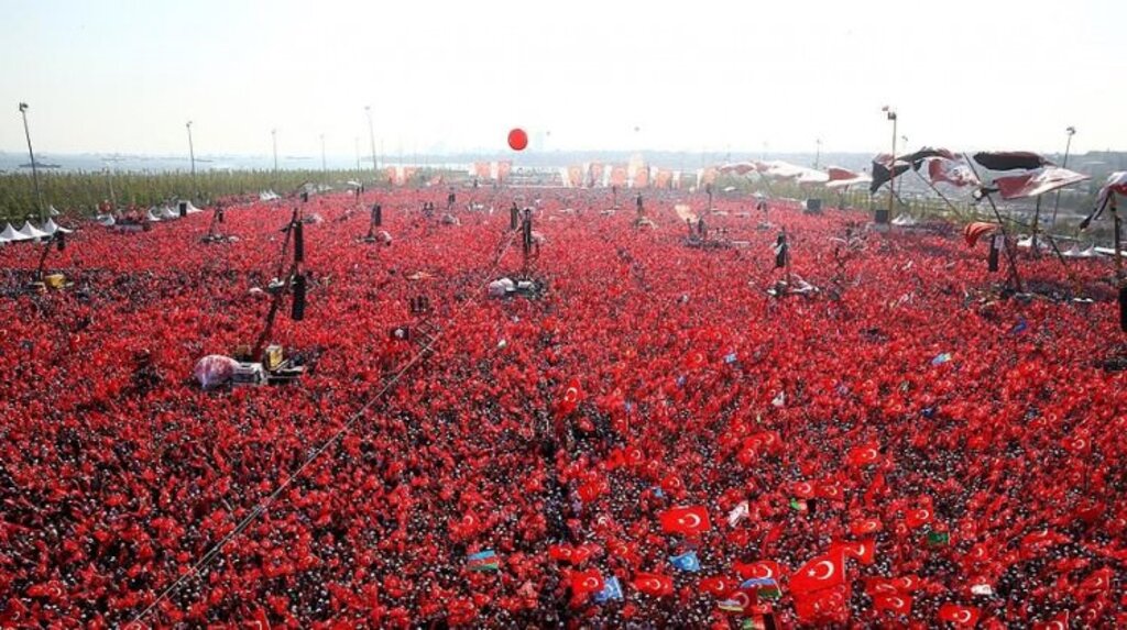 Valilik Gösteri ve Yürüyüş Alanlarını Resmen Belirledi haberi