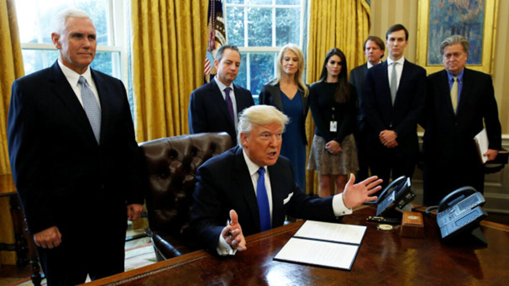 Trump Resmen Ekibiyle Görüştü haberi