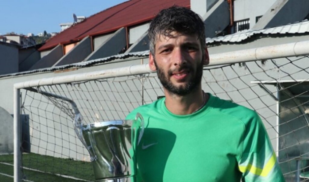 Oynadığı Kulüp Ödemesini Yapmayınca Şampiyonluk Kupasına El Koydu haberi