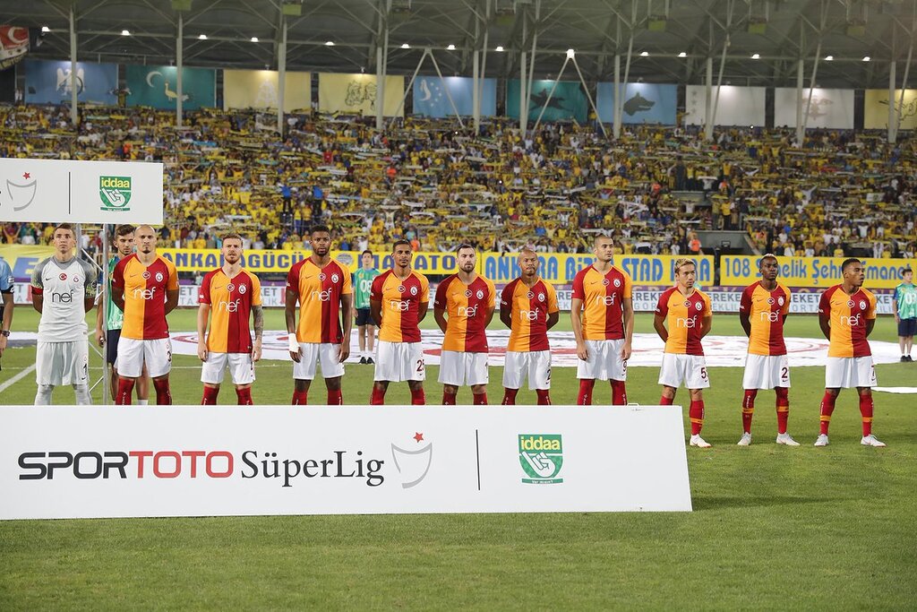 Son Şampiyon Galatasaray Lige 3 Puanla Başladı! haberi
