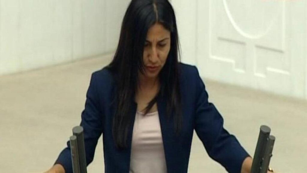 Hdp'li Vekil Yunanistan'a Kaçtı! haberi