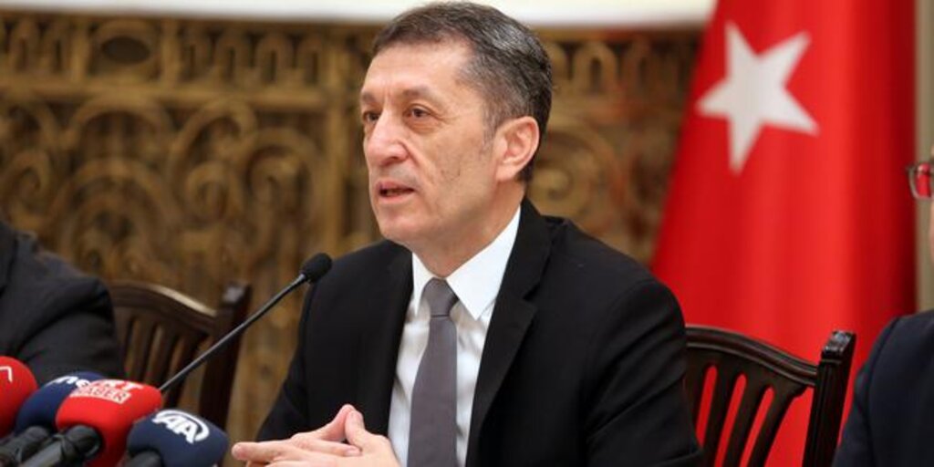 Bakan Selçuk Konuştu: Çocuklarımızı Bunlarla Oyalıyorlar! haberi