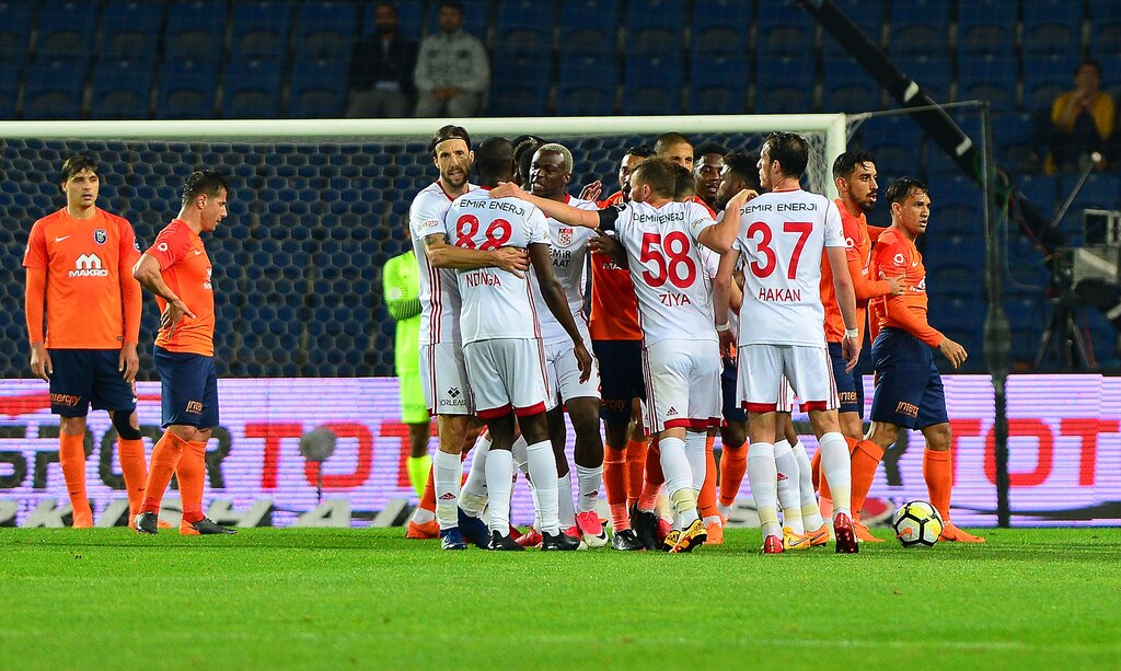 Başakşehir Fırsat Tepti! haberi