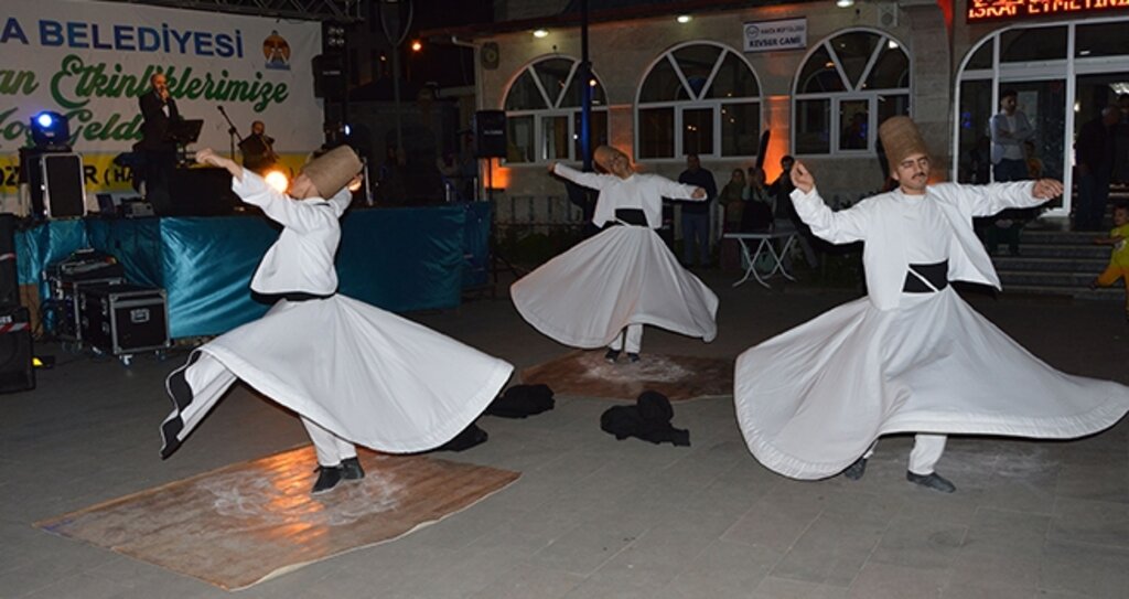 Havza'da İlahi ve Semazen Gösterisi haberi