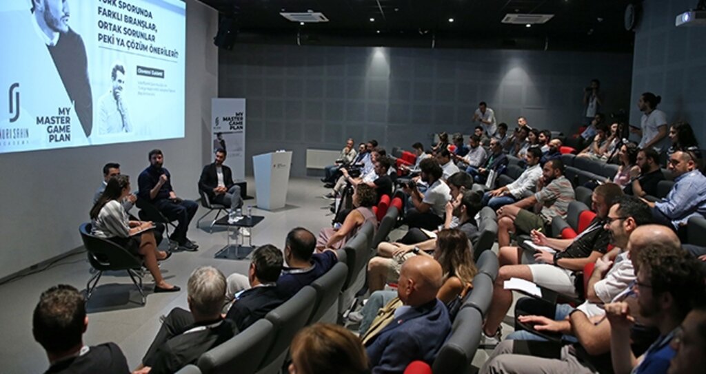 Spor Dünyasının Önemli İsimleri İstanbul Bilgi Üniversitesi’nde Buluştu haberi