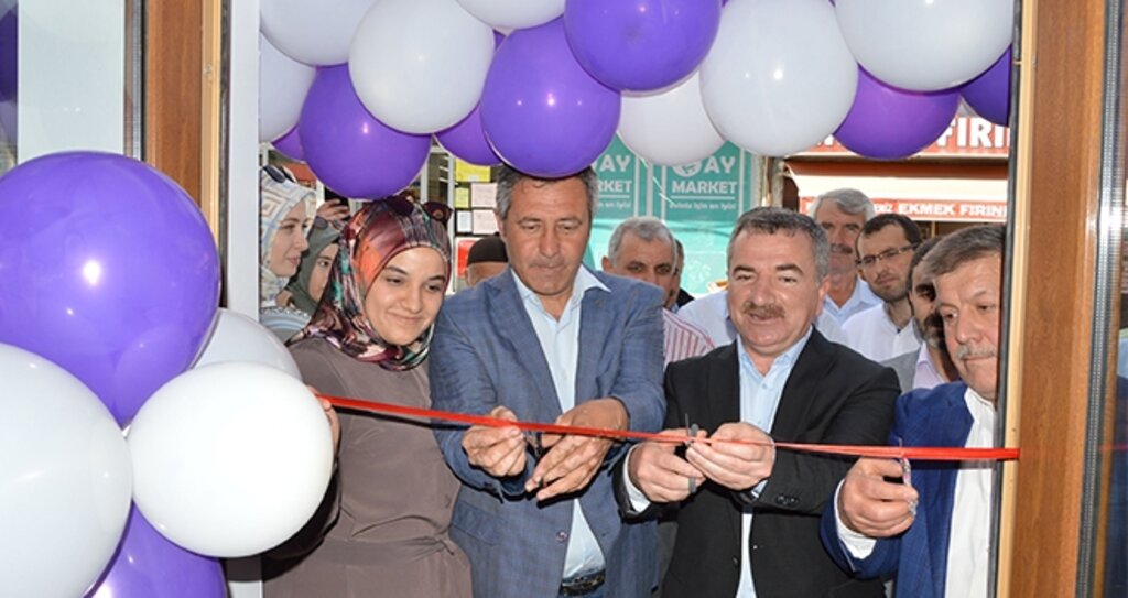 Başkan Özdemir, iş yeri açılışını yaptı haberi