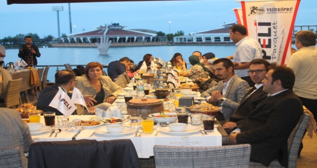 Peli Parquet Ailesi İftarda Buluştu haberi