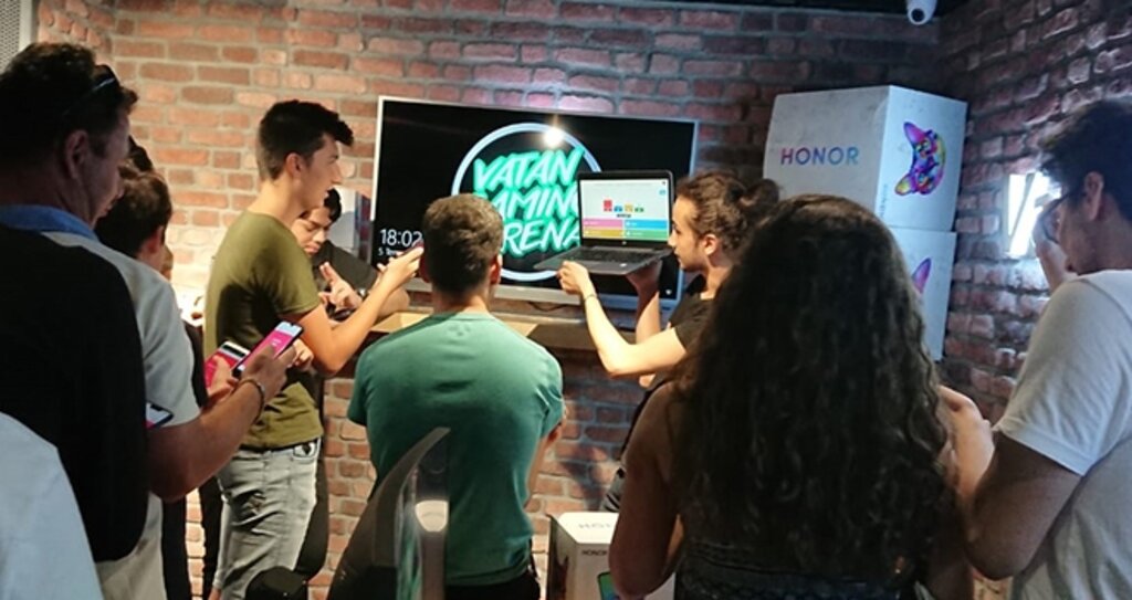 HONOR 8S Gençlerle Bu Etkinlikte Buluştu haberi