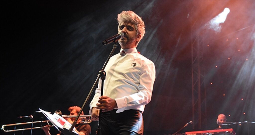 Manuş Baba'dan Altınoluk'ta Kapalı Gişe Konser haberi